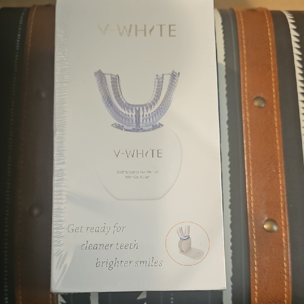 V-White NWT Electric Toothbrush- NEVER OPENED